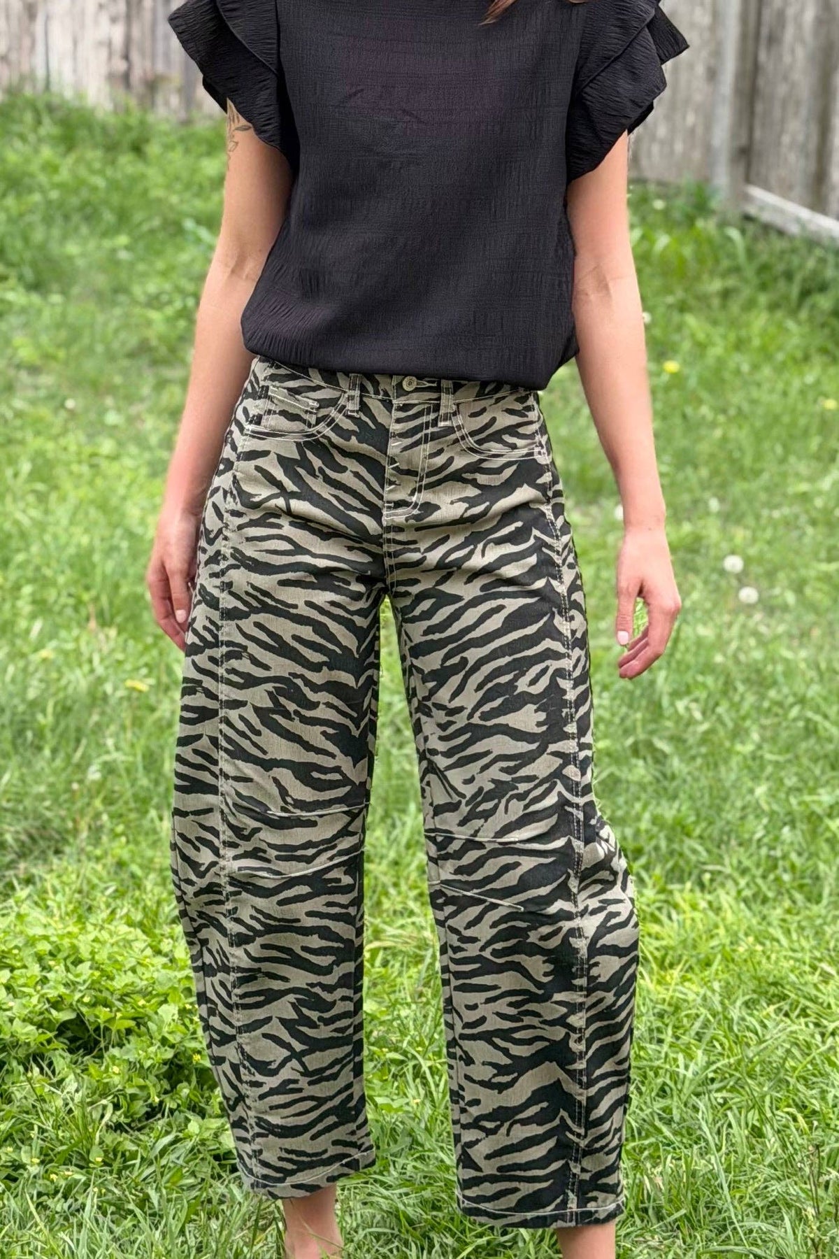 Zennia Zebra Striped Barrel Jeans