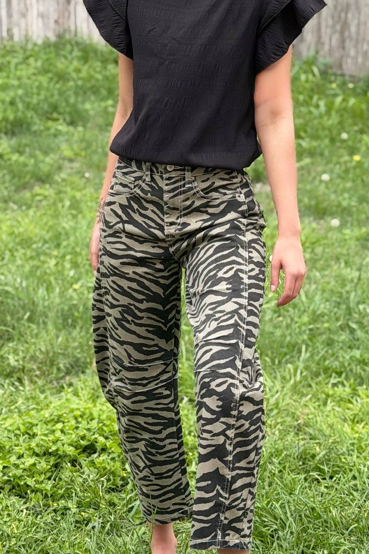 Zennia Zebra Striped Barrel Jeans