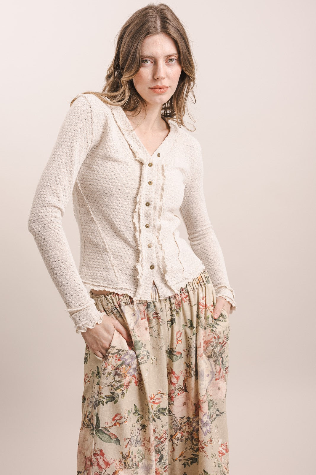 Cardi V Button up